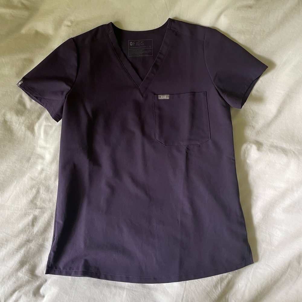 Figs Catarina One Pocket Scrub Top Size XS Purple Shadow
